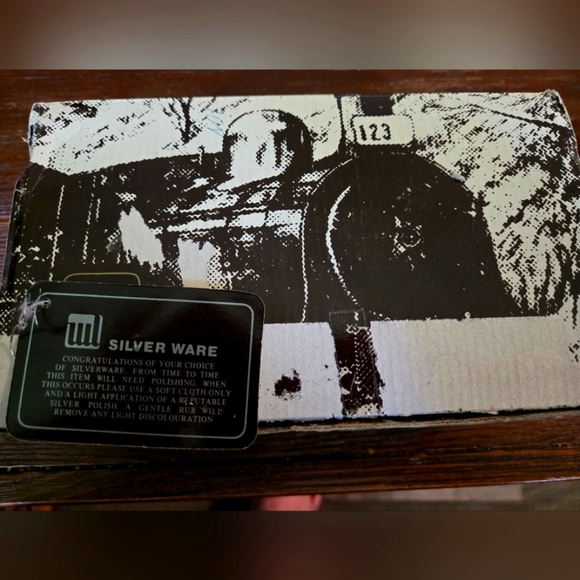 Vintage Silver-Plated Butter Dish Set w/ Glass Insert & Knife Goth Luxury NYE - Picture 7 of 7